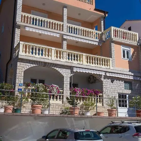 Apartment In Dramalj/dramaljsko Klanfari