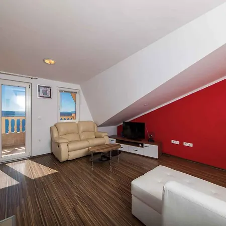 In Dramalj/dramaljsko Apartment